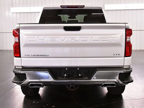 Used 2023 Chevrolet Silverado 1500 LTZ w/ Z71 Off-Road Package AWD/4WD image 6