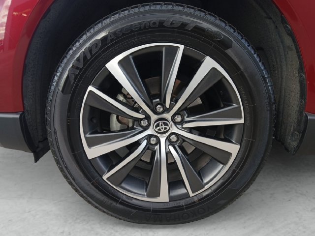 Used 2021 Toyota Venza LE AWD/4WD image 24