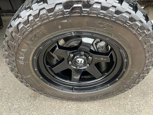 Used 2019 Chevrolet Silverado 1500 LTZ w/ LTZ Convenience Package AWD/4WD image 15