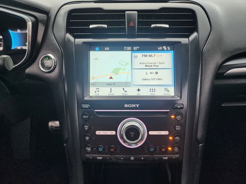 Used 2017 Ford Fusion Energi Titanium FWD image 29