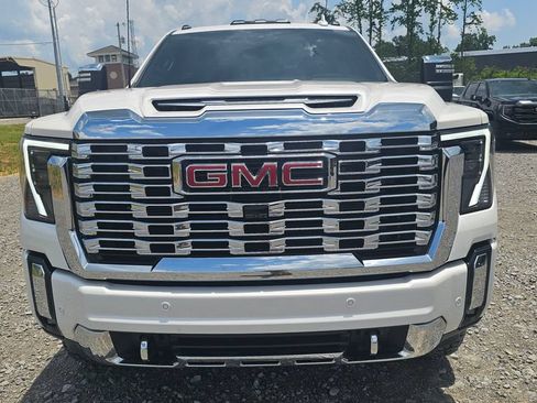 Used 2024 GMC Sierra 2500 Denali w/ Denali Reserve Package AWD/4WD image 2