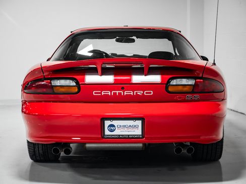 Used 2002 Chevrolet Camaro Z28 w/ SS Performance/Appearance Pkg image 4