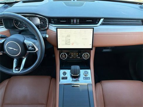 Used 2023 Jaguar F-PACE R-Dynamic S image 19