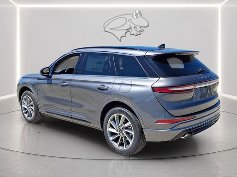 New 2025 Lincoln Corsair Grand Touring image 3