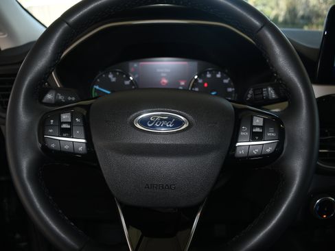 Used 2022 Ford Escape SE w/ SE Sport Appearance Package image 13