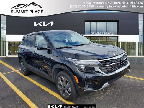 Certified 2026 Kia Seltos LX AWD/4WD image 1