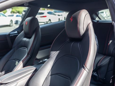 Used 2018 Ferrari GTC4Lusso T RWD image 7