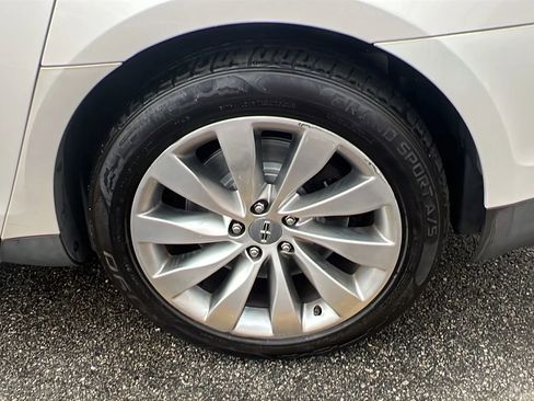 Used 2015 Lincoln MKS Sedan 4D w/ Equipment Group 101A image 10