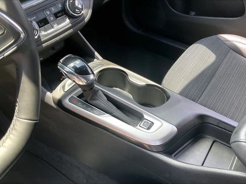 Used 2024 Buick Envista Preferred w/ Convenience I Package FWD image 16