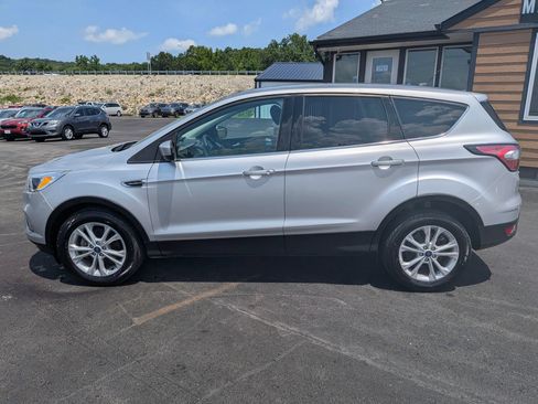 Used 2017 Ford Escape SE FWD image 3