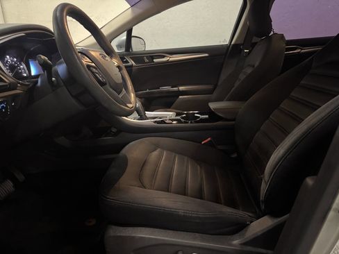 Used 2014 Ford Fusion SE image 10