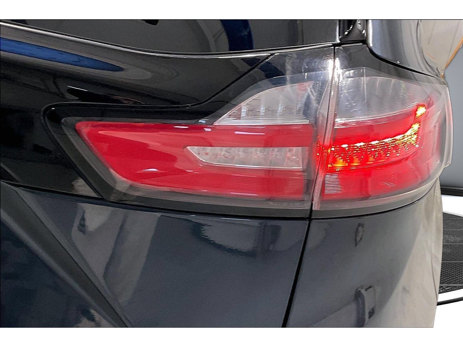 Used 2024 Ford Edge ST-Line AWD/4WD image 35