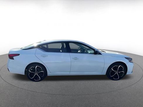 Used 2025 Nissan Altima 2.5 SR image 16