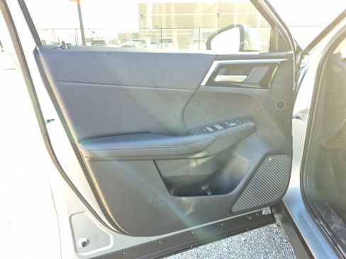 New 2026 Mitsubishi Outlander SE image 43