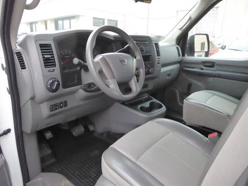 Used 2016 Nissan NV 3500 S image 14
