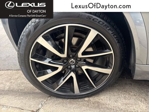 Used 2020 Volvo XC90 T6 Momentum w/ Protection Package Premier image 11