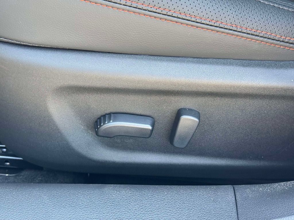 Certified 2025 Nissan Altima 2.5 SR FWD image 17