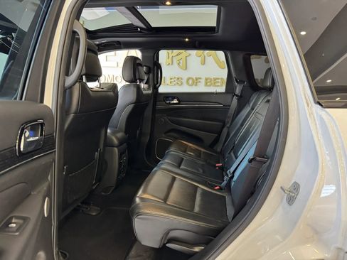 Used 2019 Jeep Grand Cherokee High Altitude AWD/4WD image 23