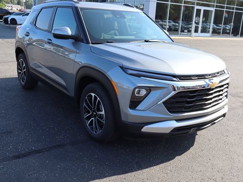 New 2026 Chevrolet TrailBlazer LT w/ Convenience Package FWD image 2