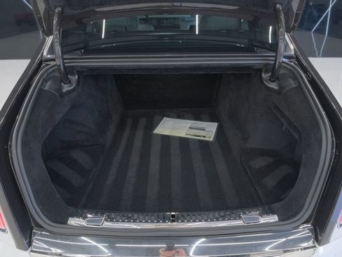 Used 2023 Rolls-Royce Phantom Sedan image 74