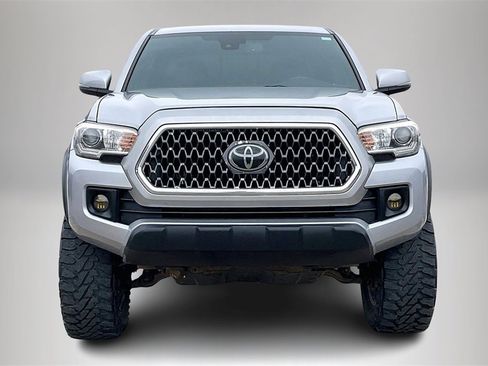 Used 2019 Toyota Tacoma TRD Off-Road image 3