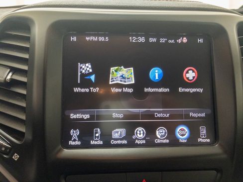 Used 2016 Jeep Cherokee Limited w/ Luxury Group image 19