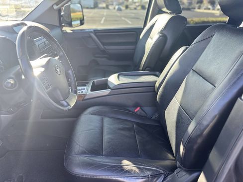 Used 2012 Nissan Titan SL w/ SL Technology Pkg image 11