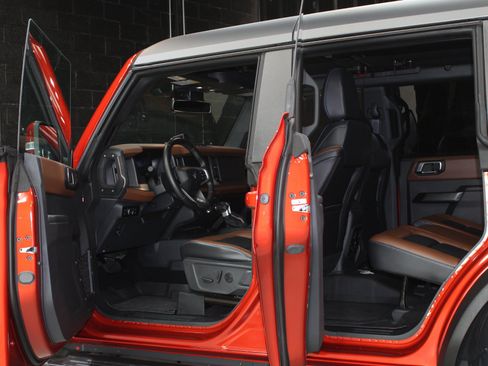 Used 2024 Ford Bronco Outer Banks AWD/4WD image 27