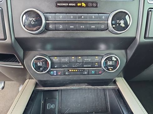 Used 2020 Ford Expedition Limited RWD image 21