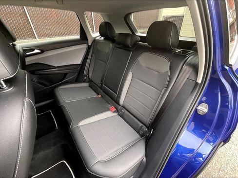 Certified 2022 Volkswagen Taos SE w/ Driver Assistance Package image 20