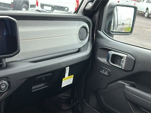 New 2026 Jeep Gladiator Sport image 17