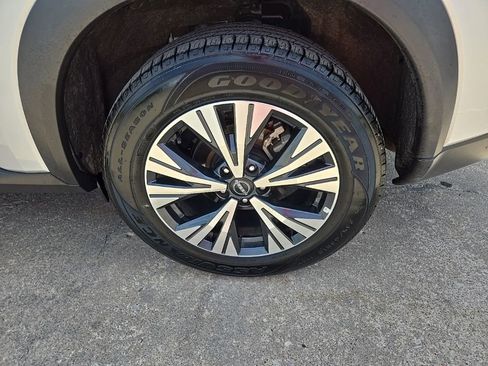 Used 2023 Nissan Rogue SV AWD/4WD image 21