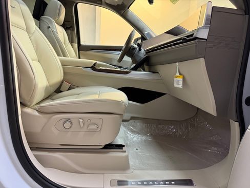 New 2026 Cadillac Escalade ESV Platinum Sport w/ LPO, ONYX Package image 63