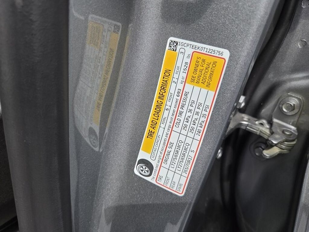 Used 2026 Chevrolet Colorado Trail Boss AWD/4WD image 17