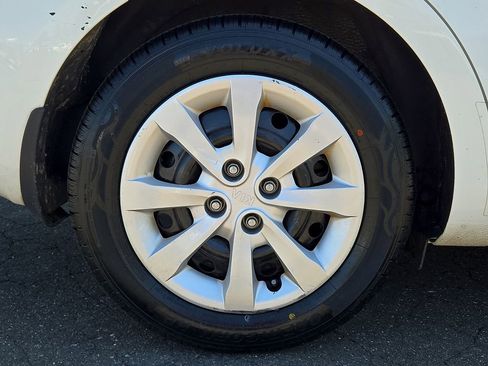Used 2014 Kia Rio LX FWD image 10
