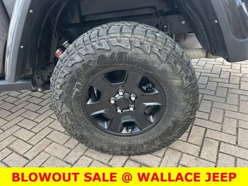 Used 2023 Jeep Gladiator Mojave w/ LED Lighting Group AWD/4WD image 12