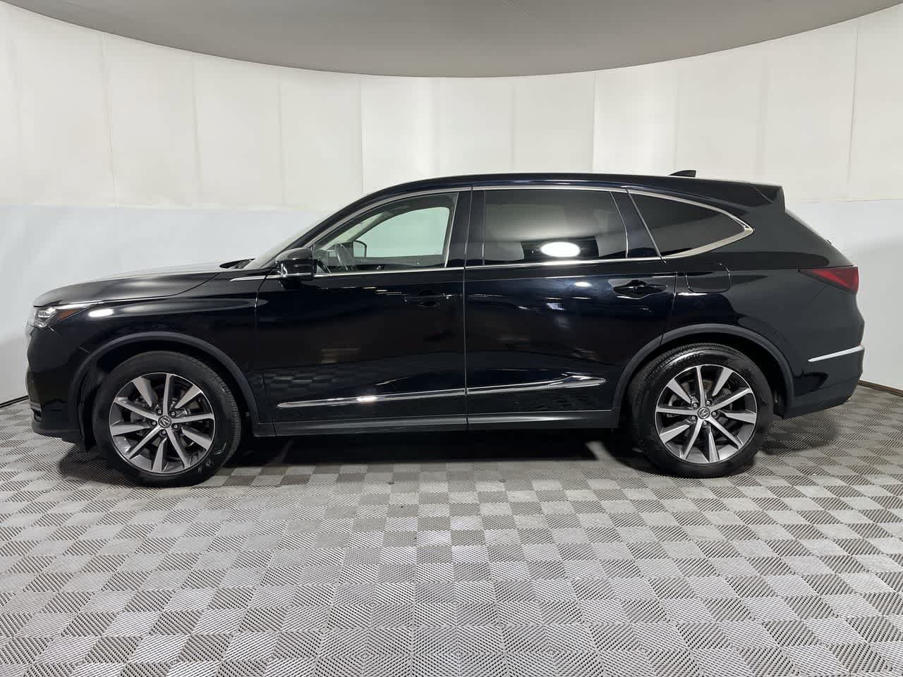 Certified 2025 Acura MDX w/ Technology Package AWD/4WD image 5