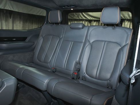 Used 2022 Jeep Grand Wagoneer Series II w/ Convenience Group III AWD/4WD image 57