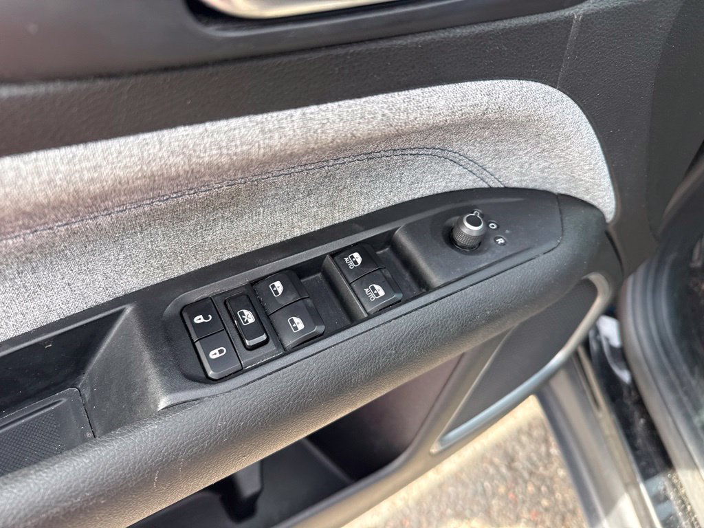 Used 2024 Jeep Compass Latitude AWD/4WD image 28