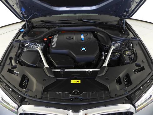 Used 2023 BMW 530e RWD image 6