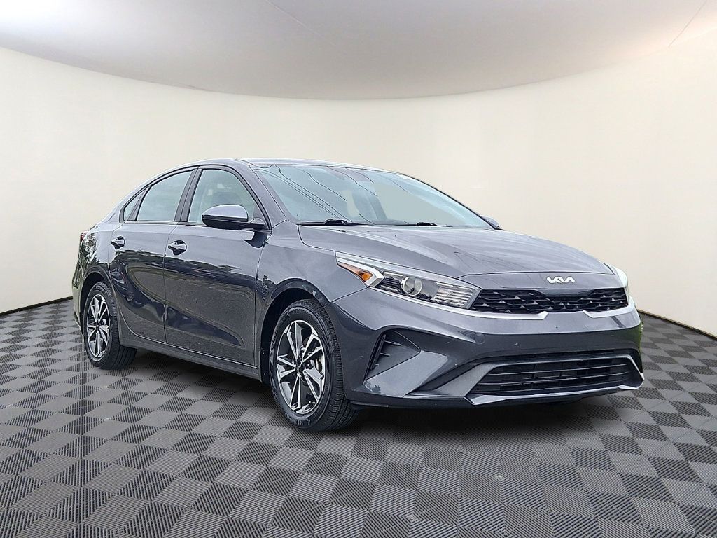 Certified 2023 Kia Forte LXS FWD image 1