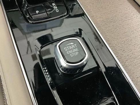 New 2026 Volvo XC90 B6 Ultra w/ Protection Package Premier image 17