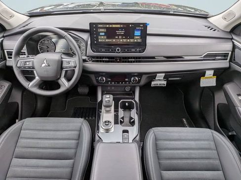 New 2026 Mitsubishi Outlander SE FWD image 13