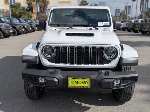New 2026 Jeep Gladiator Sport image 2