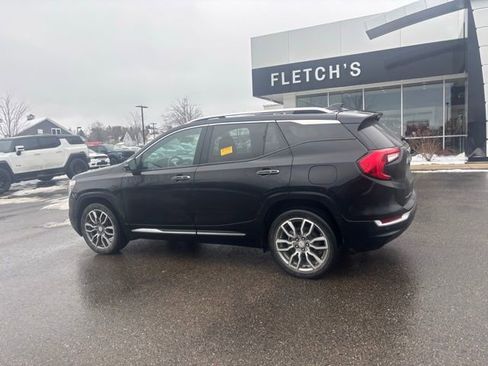 Used 2022 GMC Terrain Denali w/ Denali Premium Package image 8