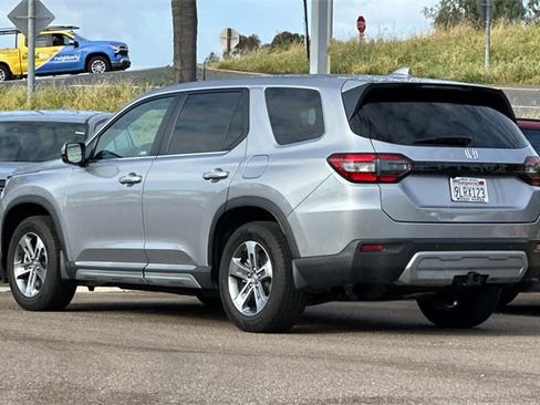 Certified 2024 Honda Pilot EX-L image 8