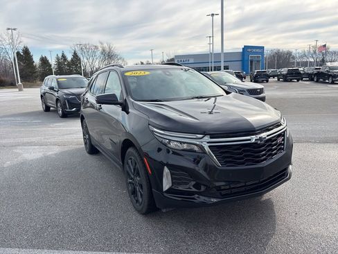 Used 2023 Chevrolet Equinox RS w/ RS Leather Package AWD/4WD image 3