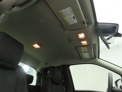 Used 2024 Nissan Frontier SV w/ Technology Package image 18