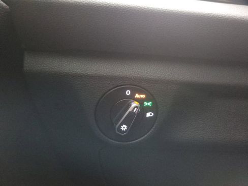 Used 2025 Volkswagen Jetta Sport image 14