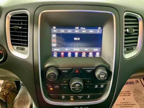 Used 2019 Dodge Durango SXT w/ 3rd Row Seating Group AWD/4WD image 23